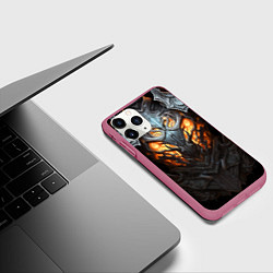 Чехол iPhone 11 Pro матовый Огненный доспех рыцаря Dark Souls, цвет: 3D-малиновый — фото 2
