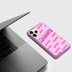 Чехол iPhone 11 Pro матовый Мамочка в стиле барби - паттерн розовый, цвет: 3D-фиолетовый — фото 2