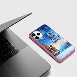 Чехол iPhone 11 Pro матовый С новым годом Москва, цвет: 3D-малиновый — фото 2