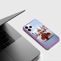 Чехол iPhone 11 Pro матовый Новогодняя кошечка в пальто, цвет: 3D-фиолетовый — фото 2