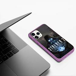 Чехол iPhone 11 Pro матовый STALKER 2 одиночка с артефактом, цвет: 3D-фиолетовый — фото 2