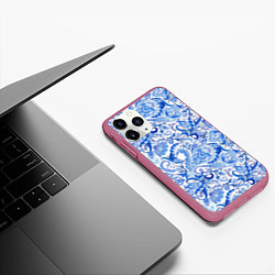 Чехол iPhone 11 Pro матовый Гжельская роспись на белом фоне, цвет: 3D-малиновый — фото 2