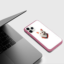 Чехол iPhone 11 Pro матовый Белый кот от ai, цвет: 3D-малиновый — фото 2