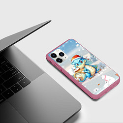 Чехол iPhone 11 Pro матовый Дракон новогодний праздничный 2024, цвет: 3D-малиновый — фото 2