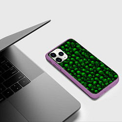 Чехол iPhone 11 Pro матовый Зеленые черепа, цвет: 3D-фиолетовый — фото 2