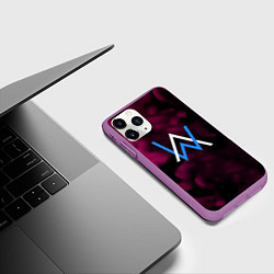 Чехол iPhone 11 Pro матовый Алан Волкер огенный стиль градиент, цвет: 3D-фиолетовый — фото 2