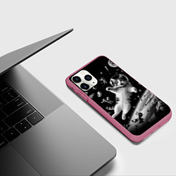Чехол iPhone 11 Pro матовый Офигевший котейка в безвоздушном пространстве, цвет: 3D-малиновый — фото 2