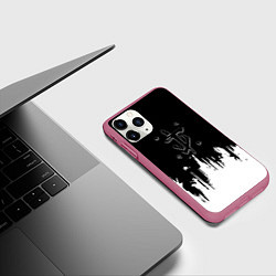 Чехол iPhone 11 Pro матовый Doom logo краски, цвет: 3D-малиновый — фото 2