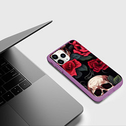 Чехол iPhone 11 Pro матовый Черепа с красными розами, цвет: 3D-фиолетовый — фото 2