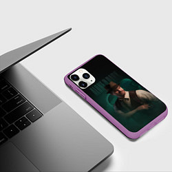 Чехол iPhone 11 Pro матовый Alone in the dark - Edward Carnby, цвет: 3D-фиолетовый — фото 2