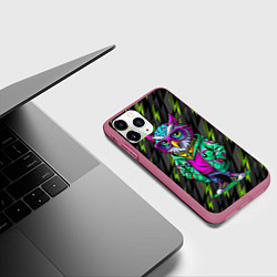 Чехол iPhone 11 Pro матовый Модная сова и зеленые молнии, цвет: 3D-малиновый — фото 2