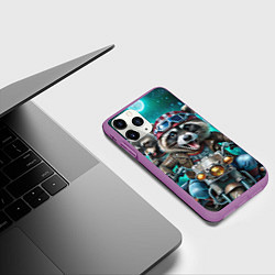 Чехол iPhone 11 Pro матовый Модный енот байкер на мотоцикле, цвет: 3D-фиолетовый — фото 2