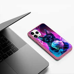 Чехол iPhone 11 Pro матовый Черный кот и мороженое - неоновый дым, цвет: 3D-малиновый — фото 2