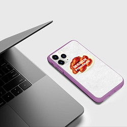 Чехол iPhone 11 Pro матовый Мамин вкусный пирожок, цвет: 3D-фиолетовый — фото 2