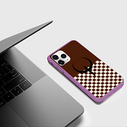 Чехол iPhone 11 Pro матовый Квейк ретро паттерн, цвет: 3D-фиолетовый — фото 2