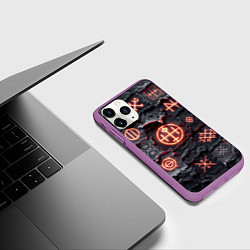Чехол iPhone 11 Pro матовый Символы викингов на пэчворк дениме, цвет: 3D-фиолетовый — фото 2