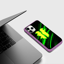 Чехол iPhone 11 Pro матовый Starcraft 2 кислотные соты линии, цвет: 3D-фиолетовый — фото 2