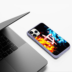 Чехол iPhone 11 Pro матовый Doom битва огонь, цвет: 3D-светло-сиреневый — фото 2