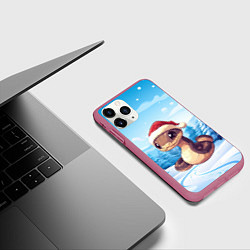 Чехол iPhone 11 Pro матовый Новогодняя коричневая змейка 2025, цвет: 3D-малиновый — фото 2