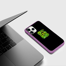 Чехол iPhone 11 Pro матовый Змеиный клубок символ 2025, цвет: 3D-фиолетовый — фото 2