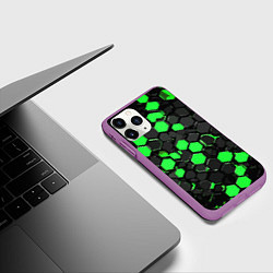 Чехол iPhone 11 Pro матовый Зелёно-серые шестиугольники на чёрном фоне, цвет: 3D-фиолетовый — фото 2