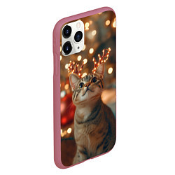 Чехол iPhone 11 Pro матовый Котик с новогодними рожками, цвет: 3D-малиновый — фото 2