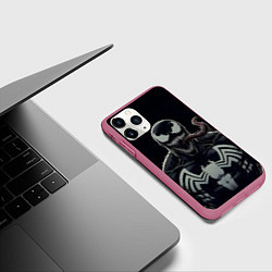 Чехол iPhone 11 Pro матовый Веном - черная смерть, цвет: 3D-малиновый — фото 2