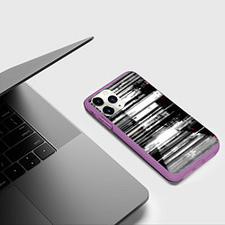 Чехол iPhone 11 Pro матовый Горизонтальные чёрные линии на бело-красном фоне, цвет: 3D-фиолетовый — фото 2