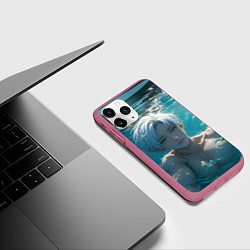 Чехол iPhone 11 Pro матовый Парень в бассеине, цвет: 3D-малиновый — фото 2