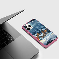 Чехол iPhone 11 Pro матовый Заснеженный предновогодний город, цвет: 3D-малиновый — фото 2
