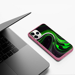 Чехол iPhone 11 Pro матовый Волнистые бело-зелёные линии на чёрном фоне, цвет: 3D-малиновый — фото 2