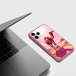 Чехол iPhone 11 Pro матовый Верблюд в розовой пустыне, цвет: 3D-малиновый — фото 2