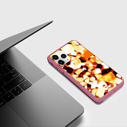 Чехол iPhone 11 Pro матовый Жёлто-белая абстракция на чёрном фоне, цвет: 3D-малиновый — фото 2