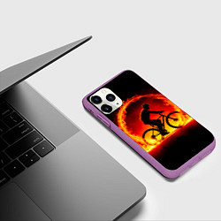 Чехол iPhone 11 Pro матовый Трековый велосипедист в огне, цвет: 3D-фиолетовый — фото 2