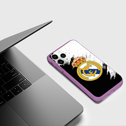 Чехол iPhone 11 Pro матовый Real Madrid текстура штрихи, цвет: 3D-фиолетовый — фото 2