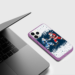 Чехол iPhone 11 Pro матовый Дед Мороз против Санта Клауса - ММА, цвет: 3D-фиолетовый — фото 2