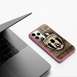 Чехол iPhone 11 Pro матовый Juventus, цвет: 3D-малиновый — фото 2