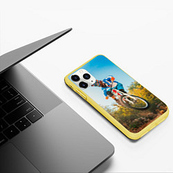 Чехол iPhone 11 Pro матовый МТБ, цвет: 3D-желтый — фото 2