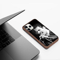 Чехол iPhone 11 Pro матовый Фредди Меркьюри, цвет: 3D-коричневый — фото 2