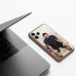 Чехол iPhone 11 Pro матовый Улыбчивый Месси, цвет: 3D-коричневый — фото 2