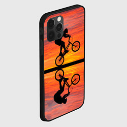 Чехол для iPhone 12 Pro Max Велосипедист в отражении, цвет: 3D-черный — фото 2