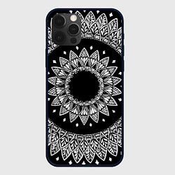 Чехол для iPhone 12 Pro Max Мандала черно-белая с лепестками, цвет: 3D-черный
