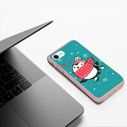 Чехол iPhone 7/8 матовый Пингвинчик на коньках, цвет: 3D-светло-розовый — фото 2