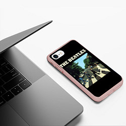 Чехол iPhone 7/8 матовый The Beatles: Abbey Road, цвет: 3D-светло-розовый — фото 2