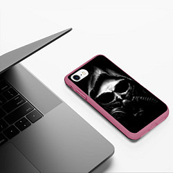Чехол iPhone 7/8 матовый СТАЛКЕР 2 ЧЕРЕП В ПРОТИВОГАЗЕ, цвет: 3D-малиновый — фото 2