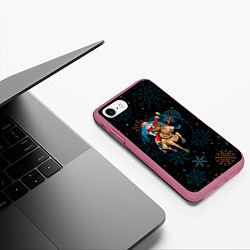Чехол iPhone 7/8 матовый Олень и Santa, цвет: 3D-малиновый — фото 2