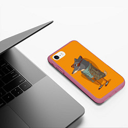 Чехол iPhone 7/8 матовый Хитрый лис в плаще, цвет: 3D-малиновый — фото 2