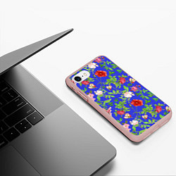 Чехол iPhone 7/8 матовый Цветочки - синий фон - паттерн, цвет: 3D-светло-розовый — фото 2