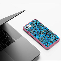 Чехол iPhone 7/8 матовый Поле синих цветов, цвет: 3D-малиновый — фото 2