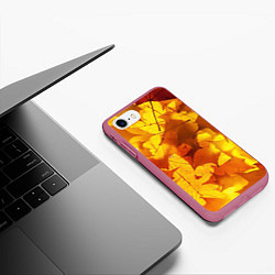 Чехол iPhone 7/8 матовый Осенние золотые листья, цвет: 3D-малиновый — фото 2